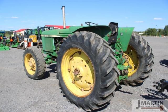 Image of John Deere 2940 equipment image 3