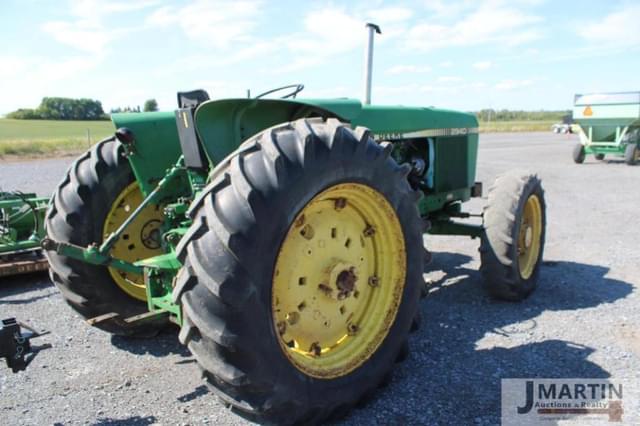 Image of John Deere 2940 equipment image 2