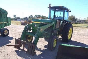 Main image John Deere 2940