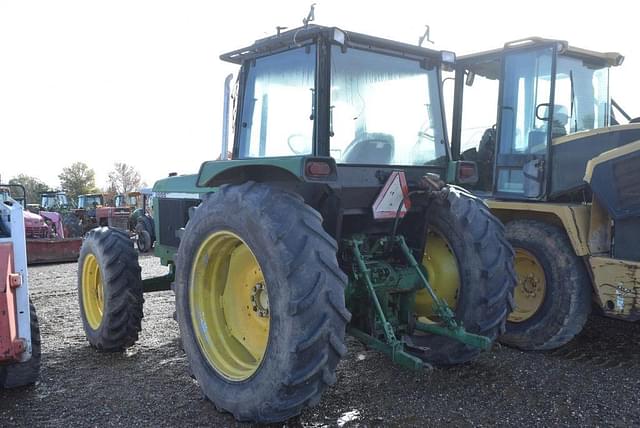 Image of John Deere 2955 equipment image 1