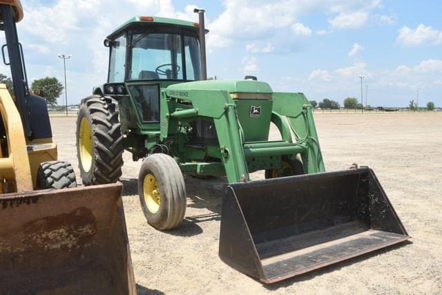 Image of John Deere 2955 equipment image 3