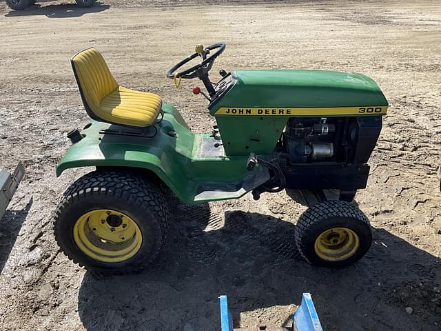 Image of John Deere 300 equipment image 4