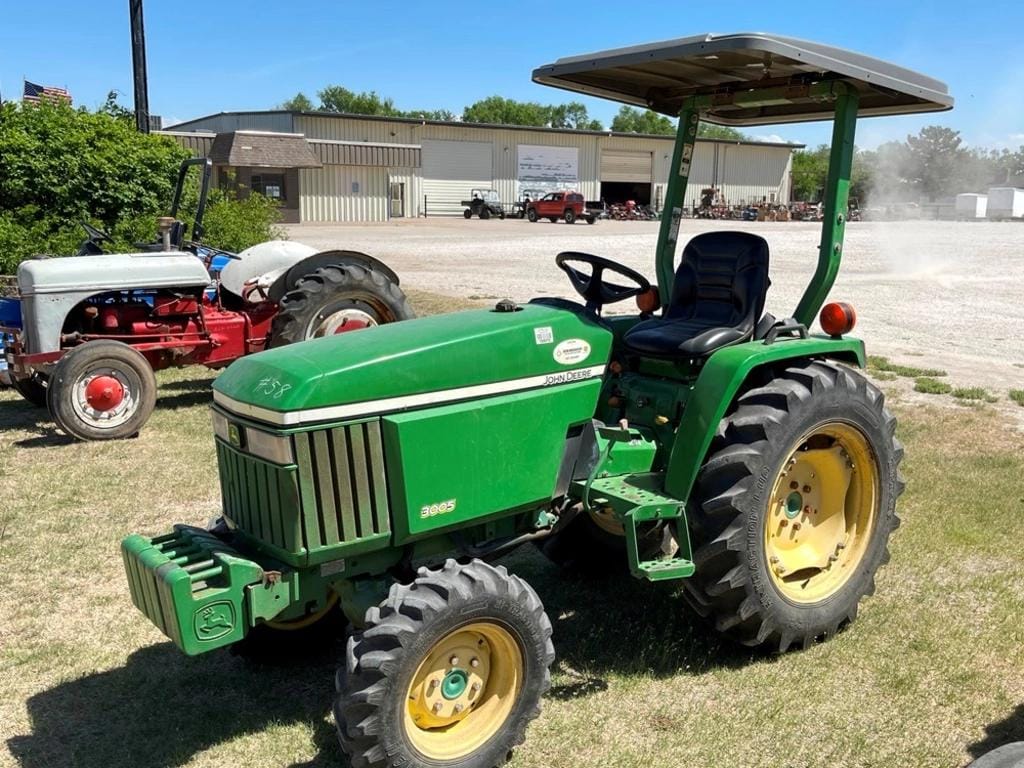John Deere 3005 Equipment Image0