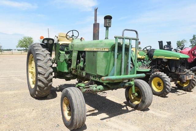 Image of John Deere 3010 equipment image 3