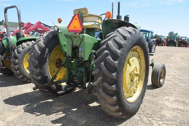Image of John Deere 3010 equipment image 2