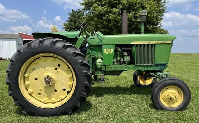 Image of John Deere 3020 equipment image 1