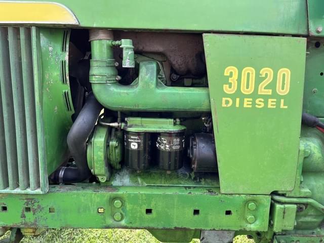 Image of John Deere 3020 equipment image 4