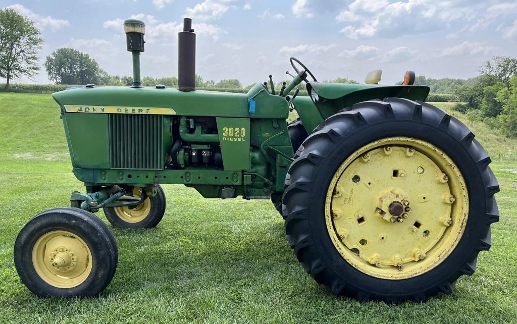 Image of John Deere 3020 Primary image