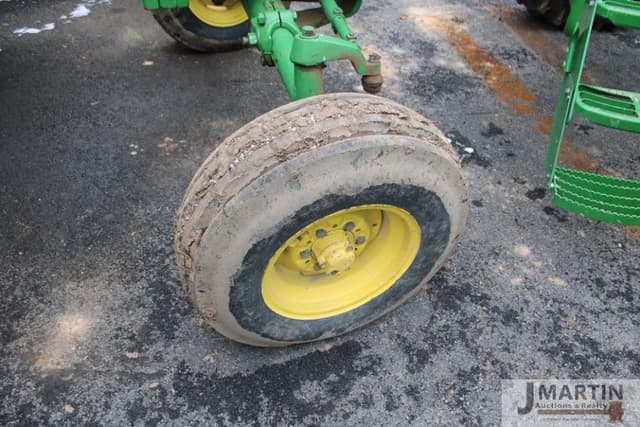 Image of John Deere 3020 equipment image 4