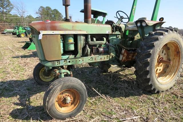 Image of John Deere 3020 equipment image 1