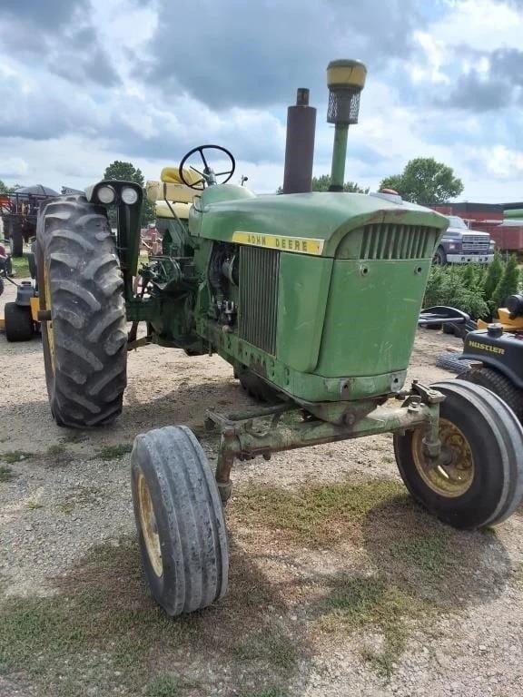 John Deere 3020 Equipment Image0