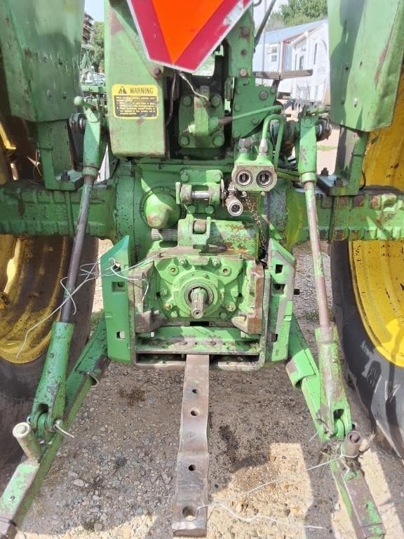 Image of John Deere 3020 equipment image 4