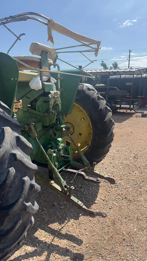 Image of John Deere 3020 equipment image 1