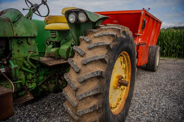 Image of John Deere 3020 equipment image 3