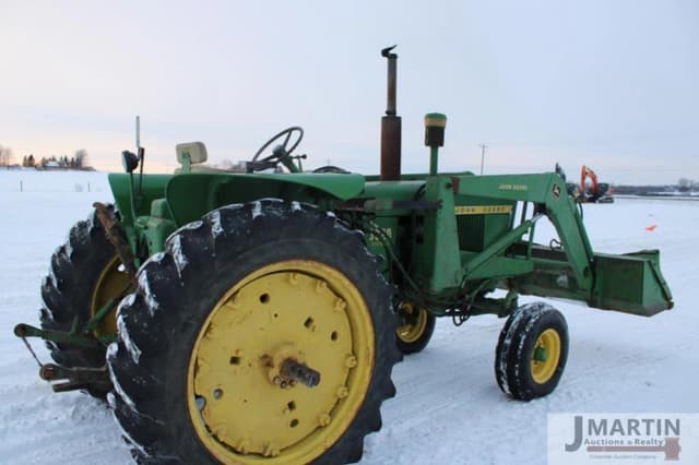 Image of John Deere 3020 equipment image 2