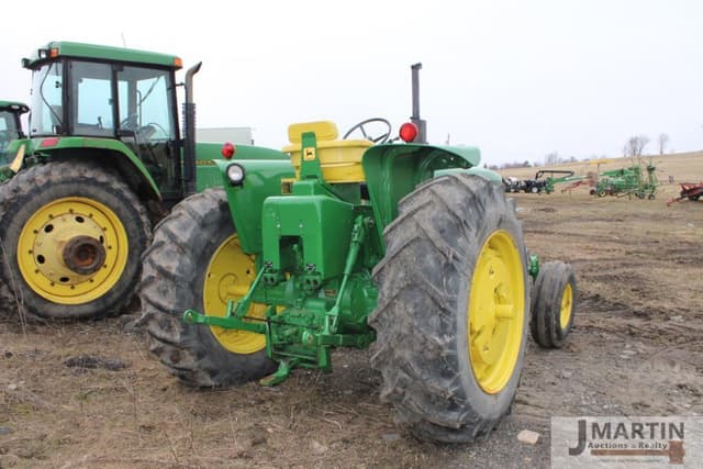 Image of John Deere 3020 equipment image 2