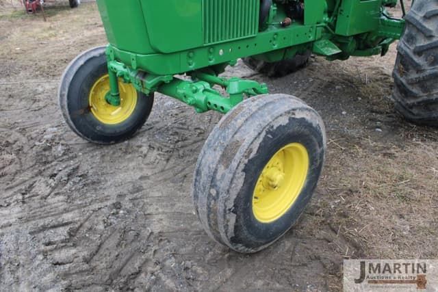 Image of John Deere 3020 equipment image 4