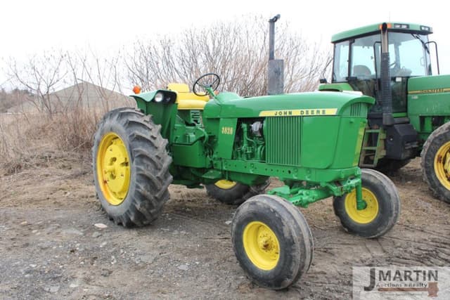 Image of John Deere 3020 equipment image 1