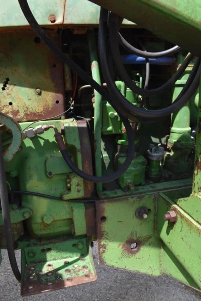 Image of John Deere 3020 equipment image 4