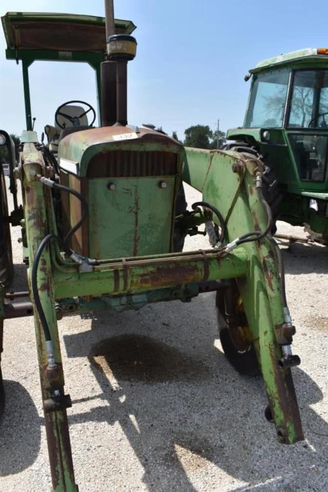 Image of John Deere 3020 equipment image 3