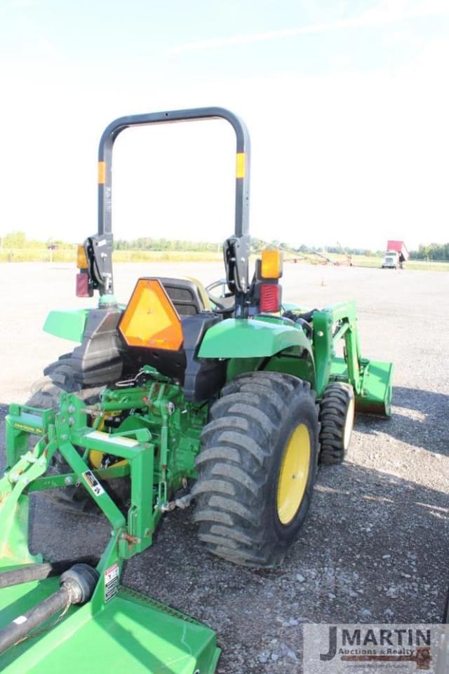 Image of John Deere 3025D equipment image 2