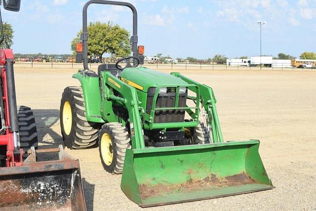 Image of John Deere 3025E equipment image 3