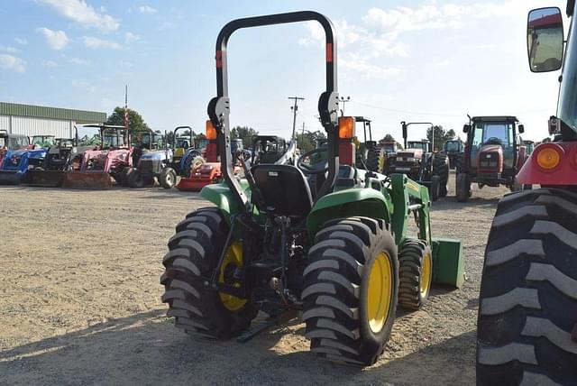 Image of John Deere 3025E equipment image 2