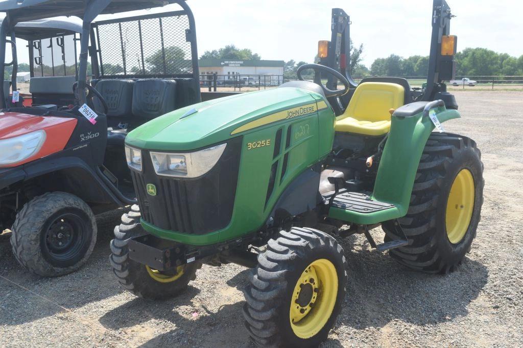Image of John Deere 3025E Primary image