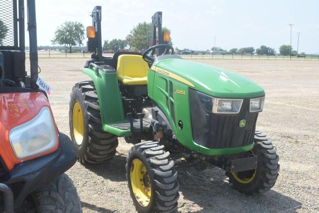 Image of John Deere 3025E equipment image 3