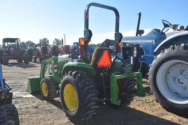 Image of John Deere 3025E equipment image 1