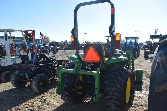 Image of John Deere 3025E equipment image 2