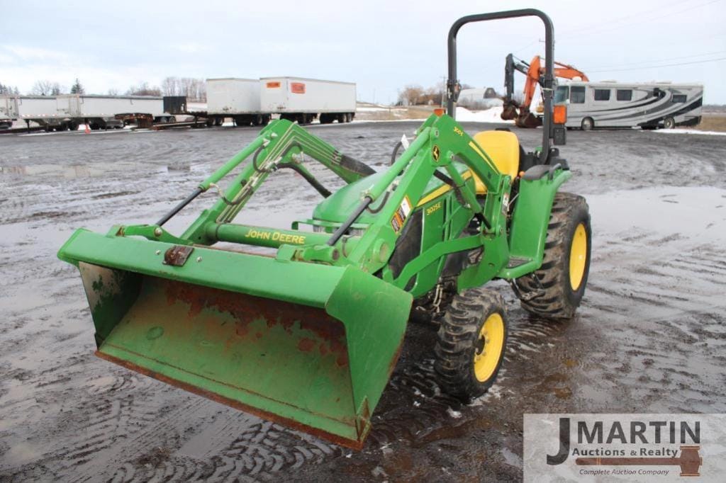 John Deere 3025E Equipment Image0