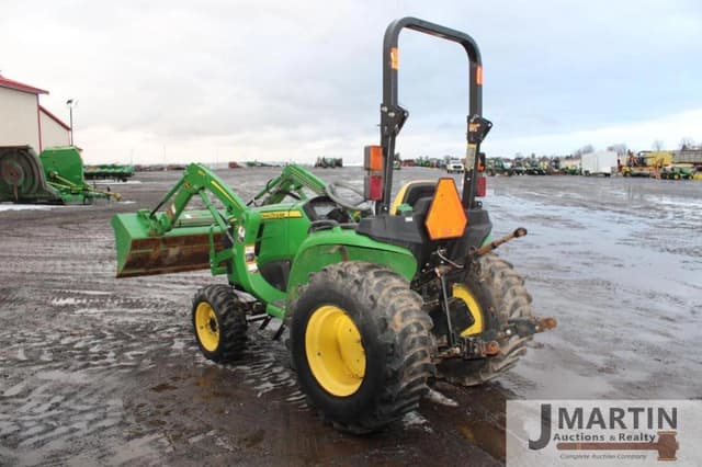 Image of John Deere 3025E equipment image 3