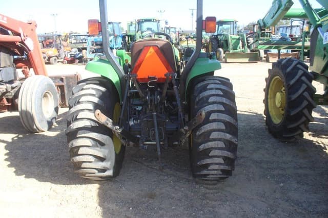 Image of John Deere 3032E equipment image 3