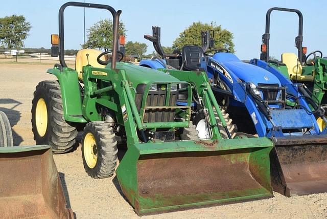 Image of John Deere 3032E equipment image 3