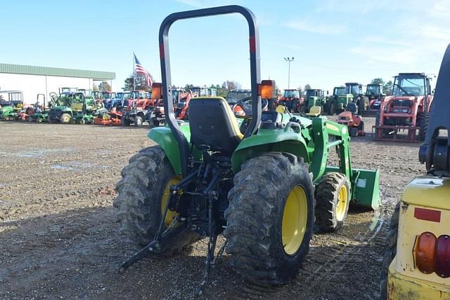 Image of John Deere 3032E equipment image 2