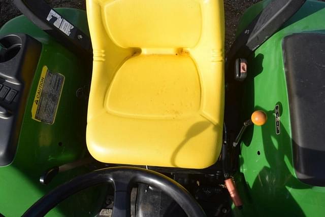 Image of John Deere 3032E equipment image 4