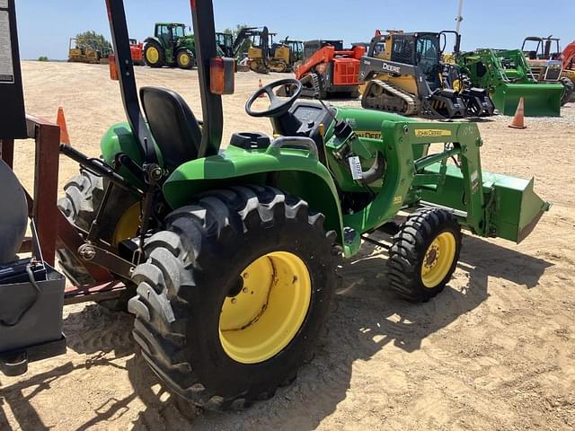 Image of John Deere 3032E equipment image 2