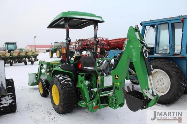 Image of John Deere 3032E equipment image 3