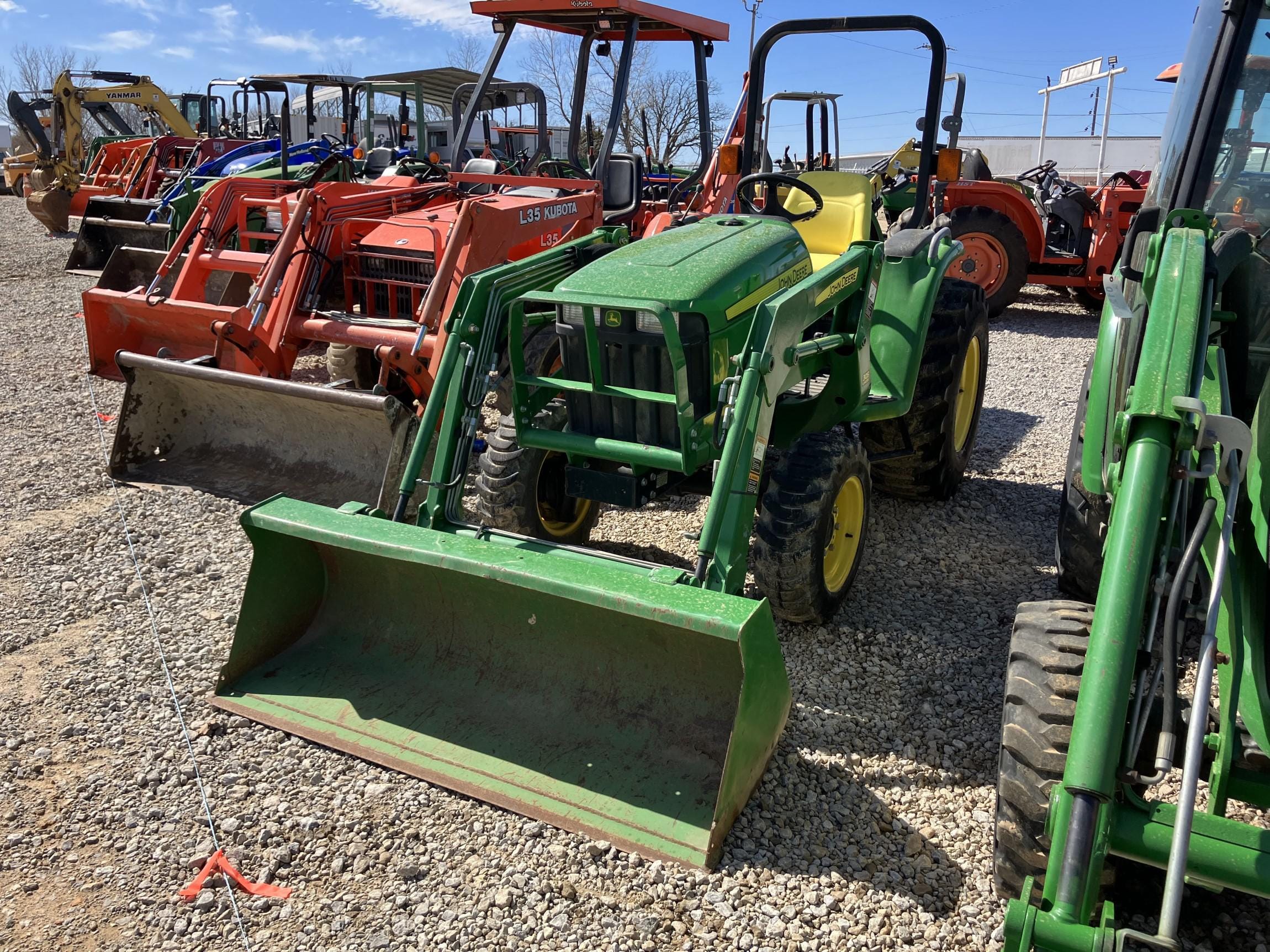 Main image John Deere 3038E