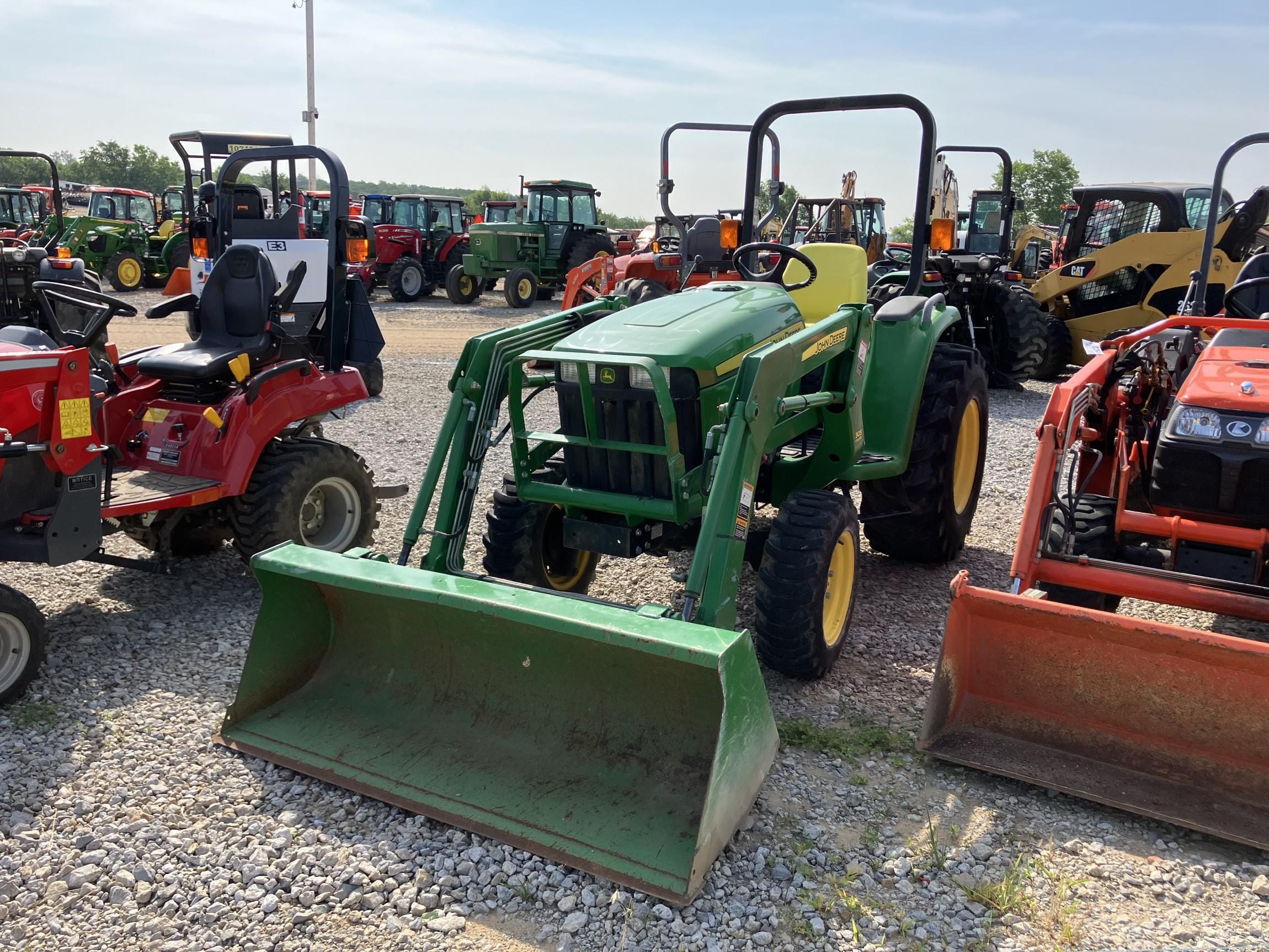 Main image John Deere 3038E