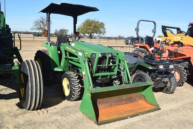 Image of John Deere 3038E equipment image 3