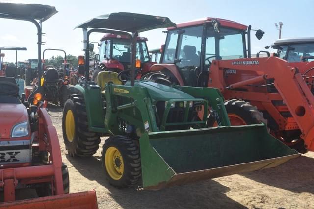 Image of John Deere 3038E equipment image 3