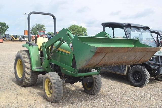 Image of John Deere 3038E equipment image 3