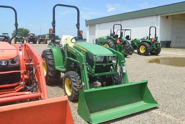 Image of John Deere 3038E equipment image 3