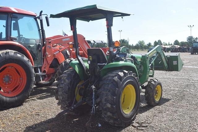 Image of John Deere 3038E equipment image 2