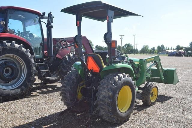 Image of John Deere 3038E equipment image 2