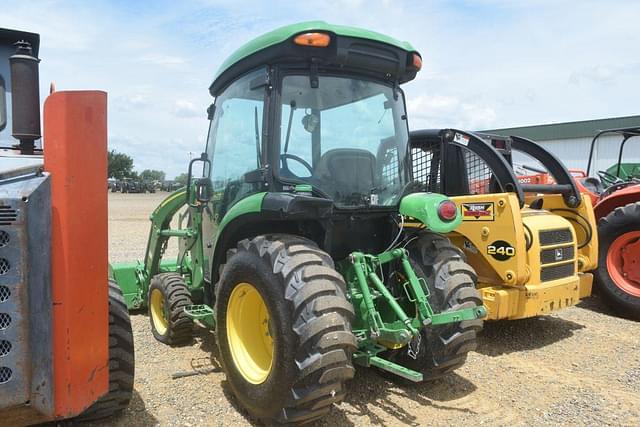 Image of John Deere 3039R equipment image 2