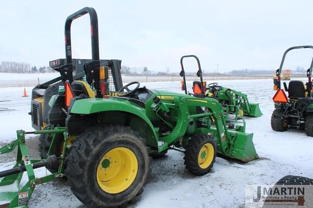 Image of John Deere 3043D equipment image 2