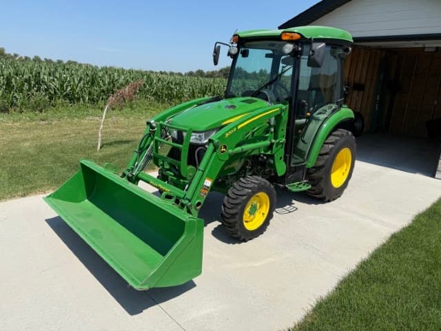 Image of John Deere 3046R equipment image 1